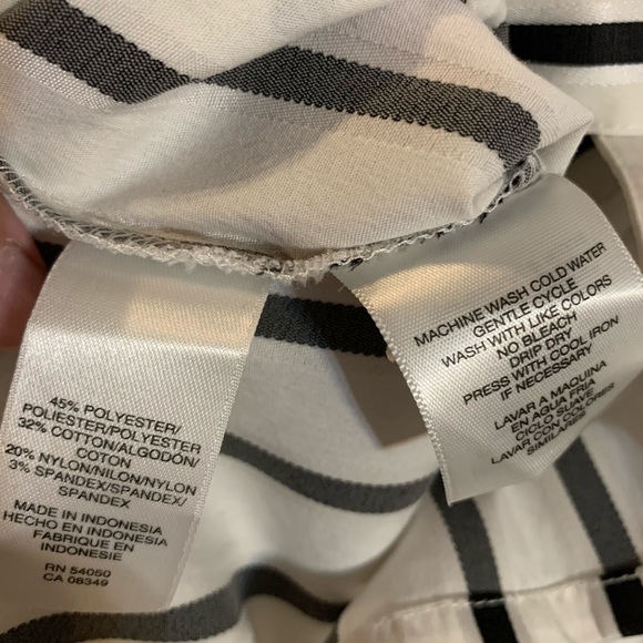 Jones New York Striped v-neck fitted button down blouse - Picture 8 of 8